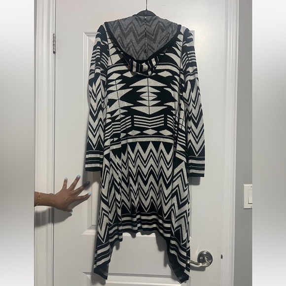 Long Sleeve Throw Over Hoodie - Picture 1 of 3